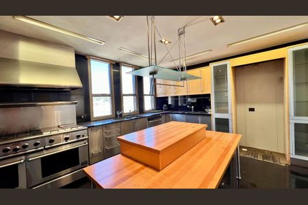Apartamento à venda com 510m², 4 quartos e 4 vagas Apartamento à venda com 510m², 4 quartos e 4 vagasCozinha