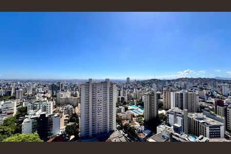 Apartamento à venda com 510m², 4 quartos e 4 vagas Apartamento à venda com 510m², 4 quartos e 4 vagasVista