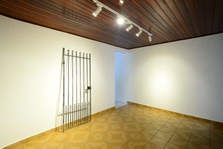 Casa para alugar com 130m², 2 quartos e 2 vagasSala