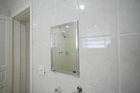 Casa para alugar com 130m², 2 quartos e 2 vagasBanheiro Social