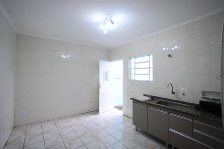 Casa para alugar com 130m², 2 quartos e 2 vagasCozinha