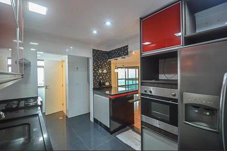 Apartamento à venda com 208m², 3 quartos e 3 vagas Apartamento à venda com 208m², 3 quartos e 3 vagasCozinha