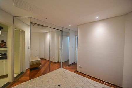 Apartamento à venda com 208m², 3 quartos e 3 vagas Apartamento à venda com 208m², 3 quartos e 3 vagas Suíte