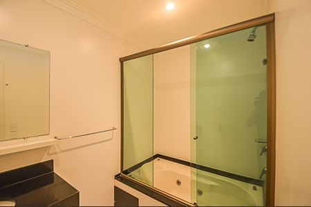 Apartamento à venda com 208m², 3 quartos e 3 vagas Apartamento à venda com 208m², 3 quartos e 3 vagasBanheiro da Suíte 2