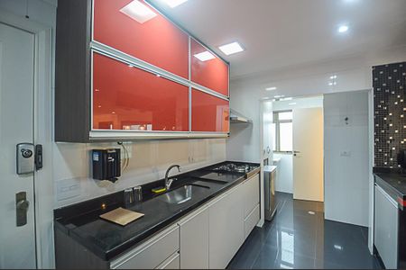 Apartamento à venda com 208m², 3 quartos e 3 vagas Apartamento à venda com 208m², 3 quartos e 3 vagasCozinha