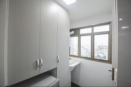 Apartamento à venda com 208m², 3 quartos e 3 vagas Apartamento à venda com 208m², 3 quartos e 3 vagasÁrea de Serviço