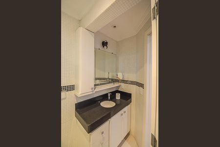 Apartamento à venda com 208m², 3 quartos e 3 vagas Apartamento à venda com 208m², 3 quartos e 3 vagasBanheiro da Suíte