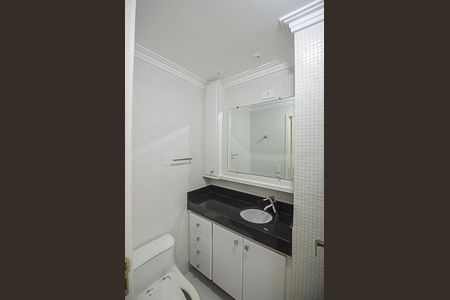 Apartamento à venda com 208m², 3 quartos e 3 vagas Apartamento à venda com 208m², 3 quartos e 3 vagasBanheiro