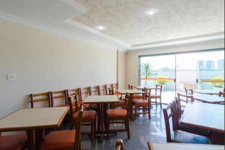 Apartamento à venda com 208m², 3 quartos e 3 vagas Apartamento à venda com 208m², 3 quartos e 3 vagasÁrea comum - Salão de festas