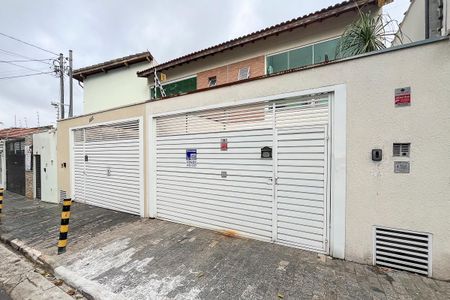 Casa à venda com 173m², 3 quartos e 3 vagasFachada + plaquinha