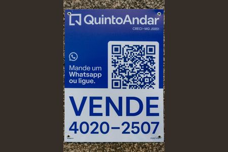 Apartamento à venda com 140m², 3 quartos e 2 vagasPlaca de vende instalada na fachada do prédio (DUXZ-516)