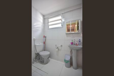 Apartamento à venda com 57m², 2 quartos e 1 vaga Apartamento à venda com 57m², 2 quartos e 1 vagaBanheiro