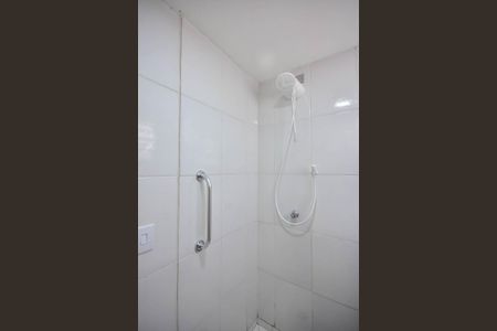 Apartamento à venda com 57m², 2 quartos e 1 vaga Apartamento à venda com 57m², 2 quartos e 1 vagaChuveiro do Banheiro