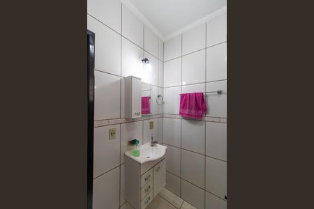 Casa à venda com 267m², 3 quartos e 2 vagas Casa à venda com 267m², 3 quartos e 2 vagasBanheiro 01