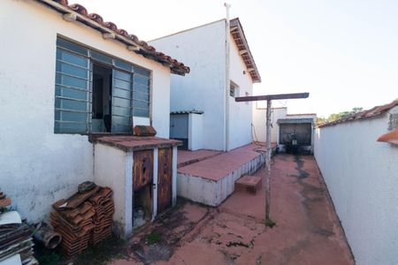 Casa à venda com 267m², 3 quartos e 2 vagas Casa à venda com 267m², 3 quartos e 2 vagasQuintal
