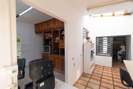 Casa à venda com 267m², 3 quartos e 2 vagas Casa à venda com 267m², 3 quartos e 2 vagasÁrea de luz