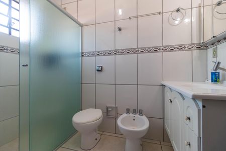 Casa à venda com 267m², 3 quartos e 2 vagas Casa à venda com 267m², 3 quartos e 2 vagasBanheiro da Suíte