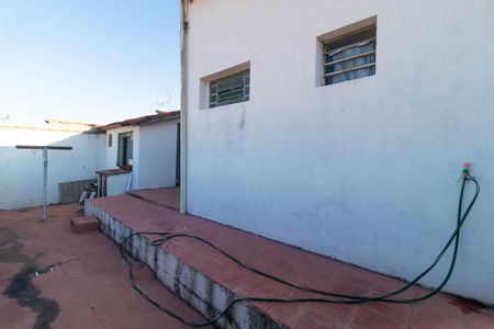 Casa à venda com 267m², 3 quartos e 2 vagas Casa à venda com 267m², 3 quartos e 2 vagasQuintal