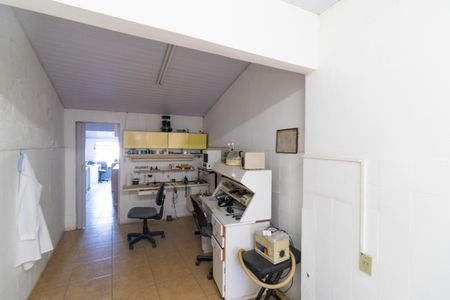 Casa à venda com 267m², 3 quartos e 2 vagas Casa à venda com 267m², 3 quartos e 2 vagasOficina