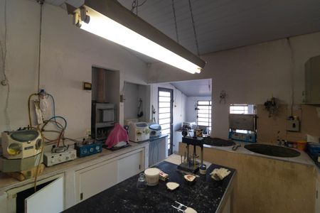 Casa à venda com 267m², 3 quartos e 2 vagas Casa à venda com 267m², 3 quartos e 2 vagasOficina