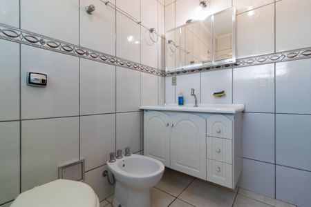 Casa à venda com 267m², 3 quartos e 2 vagas Casa à venda com 267m², 3 quartos e 2 vagasBanheiro da Suíte