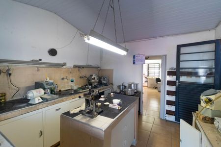 Casa à venda com 267m², 3 quartos e 2 vagas Casa à venda com 267m², 3 quartos e 2 vagasOficina