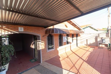 Casa à venda com 267m², 3 quartos e 2 vagas Casa à venda com 267m², 3 quartos e 2 vagasGaragem