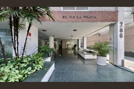 Apartamento à venda com 78m², 2 quartos e 1 vaga Apartamento à venda com 78m², 2 quartos e 1 vagaFachada