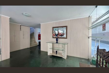 Apartamento à venda com 78m², 2 quartos e 1 vaga Apartamento à venda com 78m², 2 quartos e 1 vagaHall de entrada