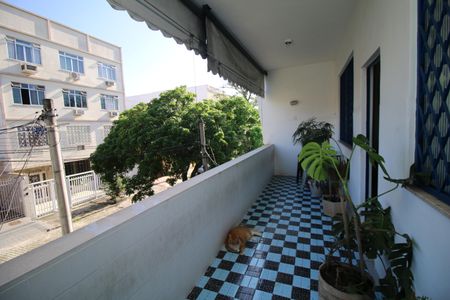 Apartamento à venda com 115m², 2 quartos e 1 vagaVaranda