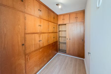 Apartamento à venda com 92m², 2 quartos e 1 vaga Apartamento à venda com 92m², 2 quartos e 1 vagaQuarto de Serviço