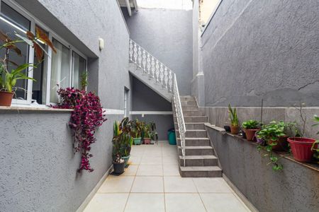 Casa à venda com 200m², 3 quartos e 4 vagas Casa à venda com 200m², 3 quartos e 4 vagasArea comumj
