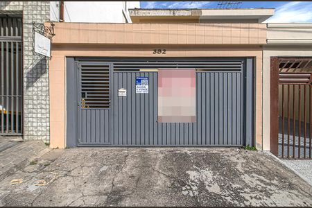 Casa à venda com 165m², 3 quartos e 2 vagas Casa à venda com 165m², 3 quartos e 2 vagasFachada e placa