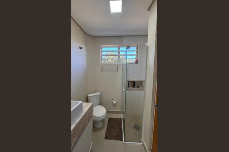 Apartamento à venda com 77m², 2 quartos e 2 vagas Apartamento à venda com 77m², 2 quartos e 2 vagasBanheiro