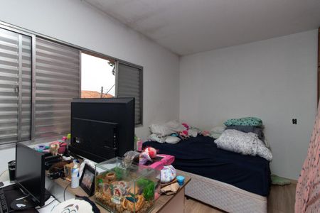 Casa à venda com 298m², 5 quartos e 2 vagas Casa à venda com 298m², 5 quartos e 2 vagasQuarto  2