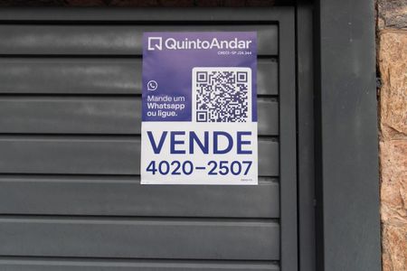 Casa à venda com 298m², 5 quartos e 2 vagas Casa à venda com 298m², 5 quartos e 2 vagasPlaca