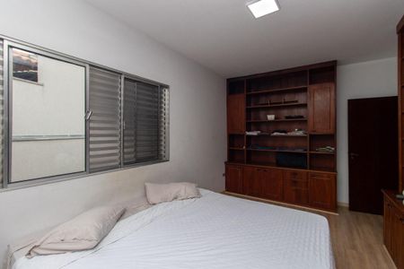 Casa à venda com 298m², 5 quartos e 2 vagas Casa à venda com 298m², 5 quartos e 2 vagasSuíte 1