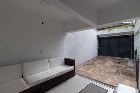 Casa à venda com 298m², 5 quartos e 2 vagas Casa à venda com 298m², 5 quartos e 2 vagasQuintal