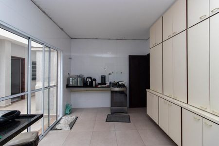 Casa à venda com 298m², 5 quartos e 2 vagas Casa à venda com 298m², 5 quartos e 2 vagasCozinha