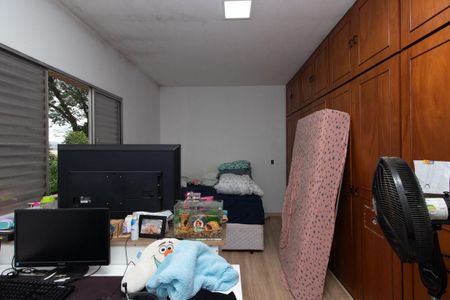 Casa à venda com 298m², 5 quartos e 2 vagas Casa à venda com 298m², 5 quartos e 2 vagasQuarto  2