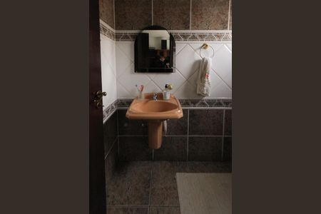 Casa à venda com 534m², 4 quartos e 10 vagas Casa à venda com 534m², 4 quartos e 10 vagasBanheiro de Serviço