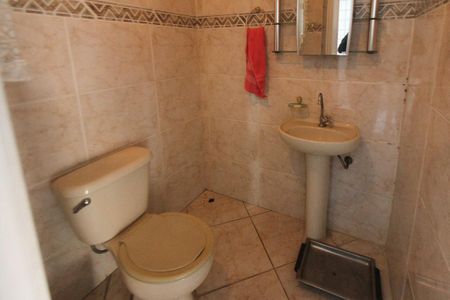 Casa à venda com 534m², 4 quartos e 10 vagas Casa à venda com 534m², 4 quartos e 10 vagasGaragem - Banheiro