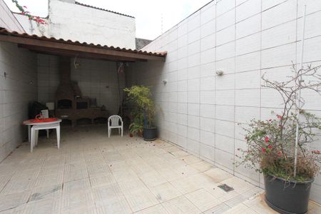 Casa à venda com 534m², 4 quartos e 10 vagas Casa à venda com 534m², 4 quartos e 10 vagasQuintal