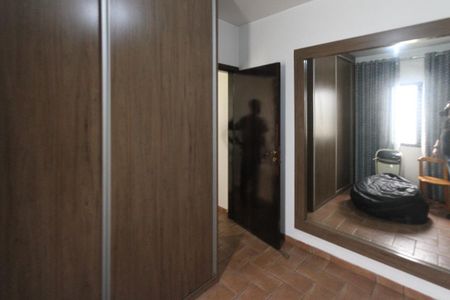 Casa à venda com 534m², 4 quartos e 10 vagas Casa à venda com 534m², 4 quartos e 10 vagasCloset da Suíte