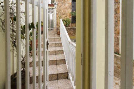 Casa à venda com 534m², 4 quartos e 10 vagas Casa à venda com 534m², 4 quartos e 10 vagasFachada