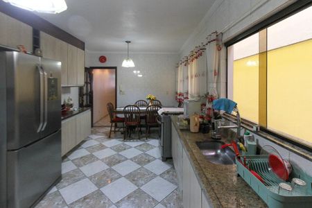 Casa à venda com 534m², 4 quartos e 10 vagas Casa à venda com 534m², 4 quartos e 10 vagasCozinha