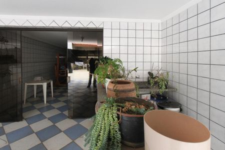 Casa à venda com 534m², 4 quartos e 10 vagas Casa à venda com 534m², 4 quartos e 10 vagasÁrea de Serviço