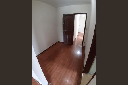 Casa à venda com 280m², 3 quartos e 4 vagas Casa à venda com 280m², 3 quartos e 4 vagasVILA GOMES 14