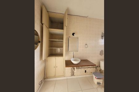 Casa à venda com 267m², 4 quartos e 6 vagas Casa à venda com 267m², 4 quartos e 6 vagasFoto 01