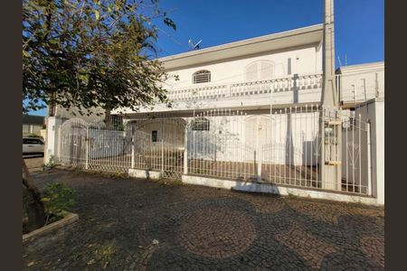 Casa à venda com 267m², 4 quartos e 6 vagas Casa à venda com 267m², 4 quartos e 6 vagasFoto 01